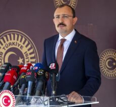 AK Parti Grup Başkanvekili Muş, merkezi yönetim bütçesinin program bazlı yapılmasıyla ilgili çalışmayı da içeren kanun teklifi ile teknoparklarla ilgili düzenlemelerin yer aldığı iki ayrı kanun teklifini Meclis Başkanlığına sunduklarını bildirdi.