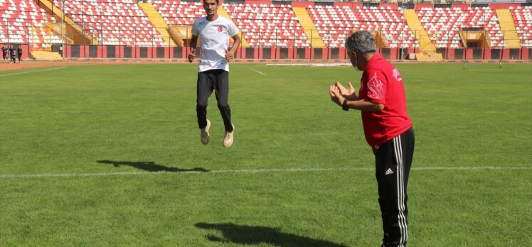 “Atletizmin altın çocuğu” gözünü dünya şampiyonluğuna dikti