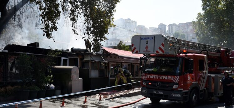 Beyoğlu'nda restoranda çıkan yangın söndürüldü