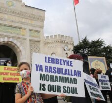 Charlie Hebdo'nun İslam'ı hedef alan çizimleri yeniden yayımlaması protesto edildi