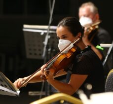 CSO ile Devlet Çoksesli Korosu, sezonun ilk konserinde müzikseverlerle buluştu