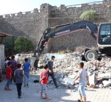 Diyarbakır surları, kaçak yapılardan arındırılıyor