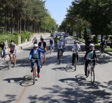 Elazığ Valisi Erkaya Yırık farkındalık için pedal çevirdi