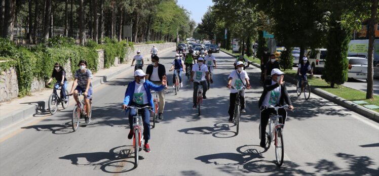 Elazığ Valisi Erkaya Yırık farkındalık için pedal çevirdi