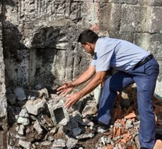 Kaçak yapılardan arındırılan tarihi burçta kitabe ve nişler ortaya çıktı