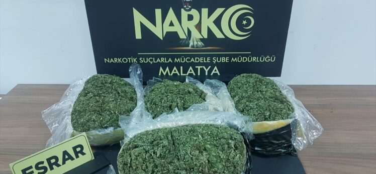 Malatya'da yolcu otobüsünde 4 kilo 40 gram esrar ele geçirildi