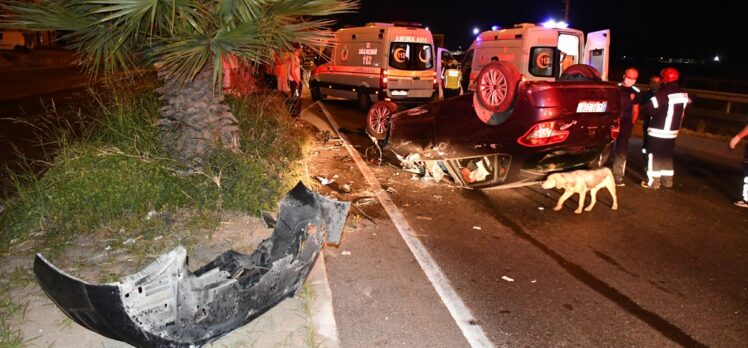 Manisa'da kamyonla çarpışan otomobil takla attı: 3 yaralı