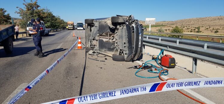 Manisa'da traktör ile otomobil çarpıştı: 1 ölü, 1 yaralı