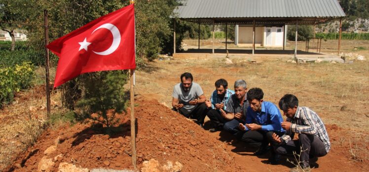 Mersin'de eşi tarafından öldürülen hamile kadın toprağa verildi