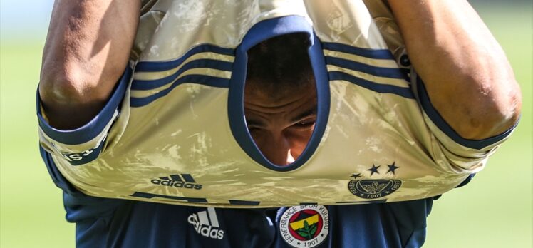 Milli futbolcu Nazım Sangare, adını Fenerbahçe'nin efsaneleri arasına yazdırmak istiyor: