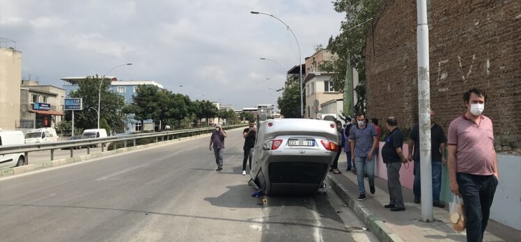 Otomobilin çarptığı oğlunun yanına giderken kaza yaptı