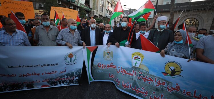 Ramallah'ta yüzlerce kişi İsrail ile BAE ve Bahreyn arasında varılan normalleşmeyi protesto etti