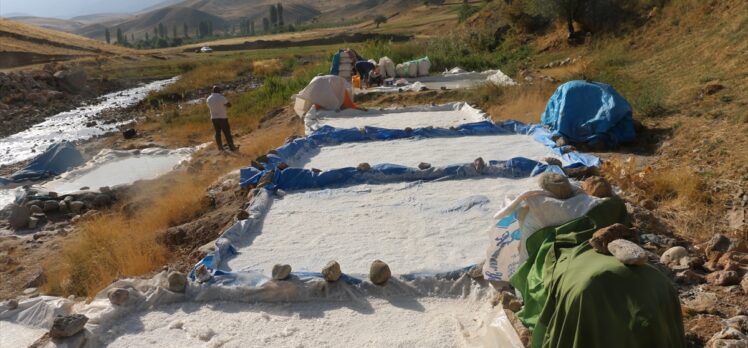 Siirt'te üretilen kaya tuzu köylülerin geçim kaynağı oldu