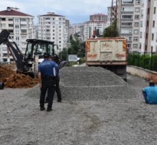 Trabzon'da kanalizasyon çalışması sırasında toprak yığını altında kalan işçi kurtarıldı