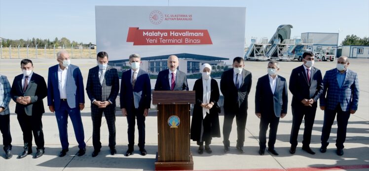 Bakan Karaismailoğlu, hava yolu taşımacılığındaki gelişmeleri anlattı: