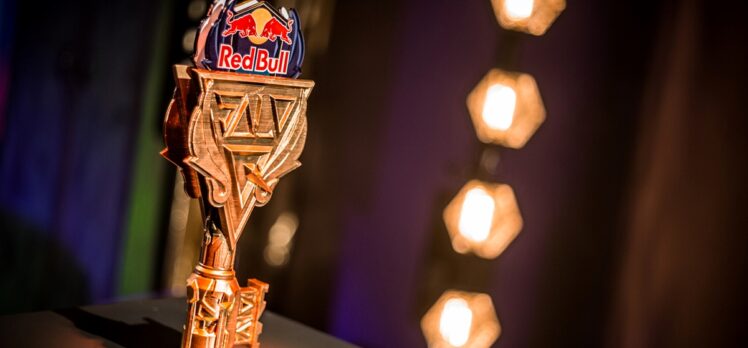 1v1 LoL turnuvası Red Bull Solo Q'da final heyecanı 24 Ekim'de