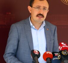 AK Parti Grup Başkanvekili Mehmet Muş, yaklaşık 500 milyar liralık büyüklüğe sahip bir vergi yapılandırması olacağını bildirdi.