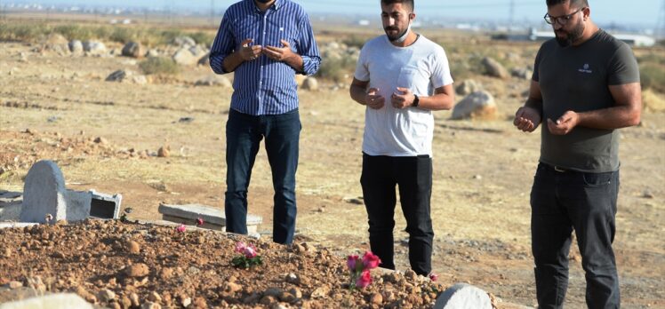 Antalya'da durağın üzerine devrilmesi sonucu ölen kadının cenazesi Mardin'de toprağa verildi