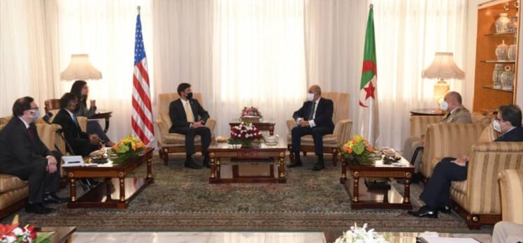 Cezayir 15 yıl sonra ilk kez ABD Savunma Bakanı'nı ağırladı