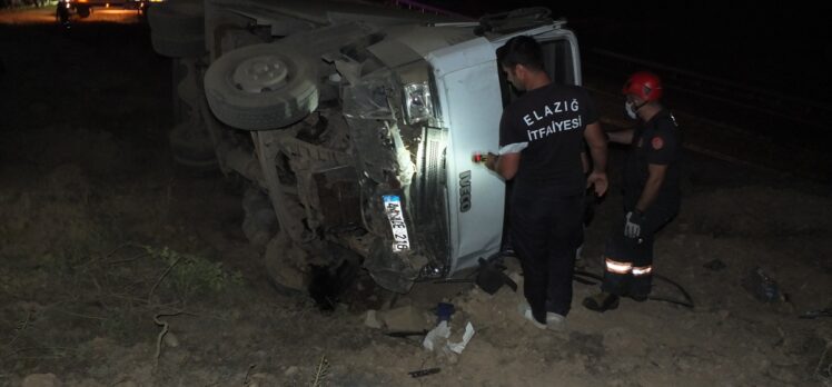 Elazığ'da trafik kazasında yaralananlara yardıma giden itfaiye aracı kaza yaptı