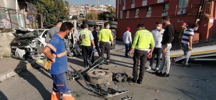 Gaziosmanpaşa'daki trafik kazasında 4 kişi yaralandı