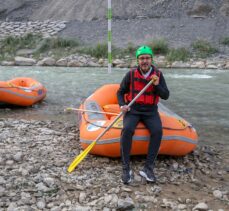 Gençlik ve Spor Bakanı Kasapoğlu Hakkari'de rafting yaptı: