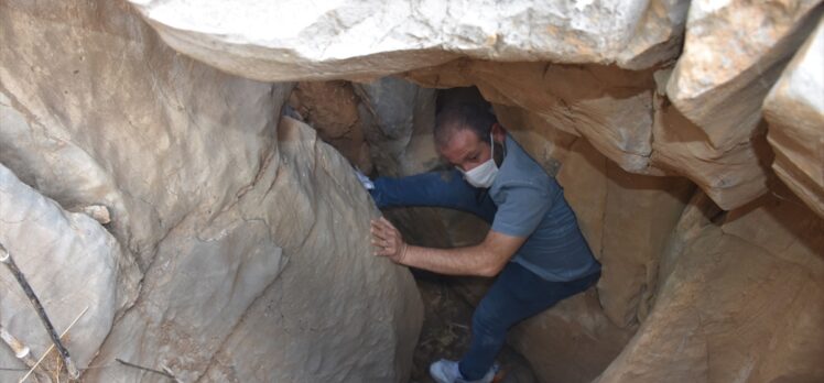 Hakkari'de Urartular dönemine ait 3 odalı kaya mezarı bulundu