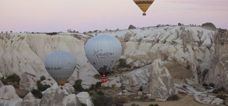 Kapadokya'da balonlar, Cumhuriyet Bayramı için havalandı