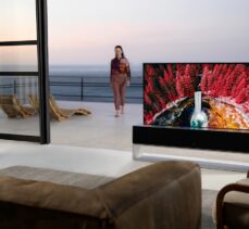 LG'nin kıvrılabilir Oled TV'si pazara sunuldu