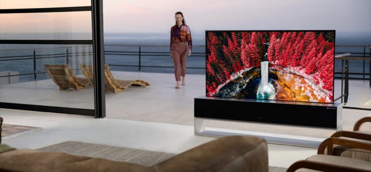 LG'nin kıvrılabilir Oled TV'si pazara sunuldu