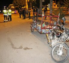 Manisa'da otomobilin çarptığı motosikletin sürücüsü yaralandı