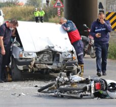 Manisa'da otomobille motosiklet çarpıştı: 2 yaralı