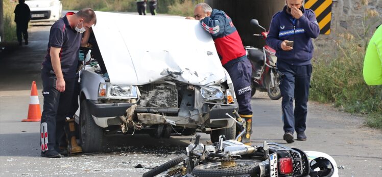 Manisa'da otomobille motosiklet çarpıştı: 2 yaralı