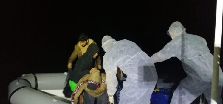 Muğla açıklarında yabancı uyruklu 21 kişi kurtarıldı