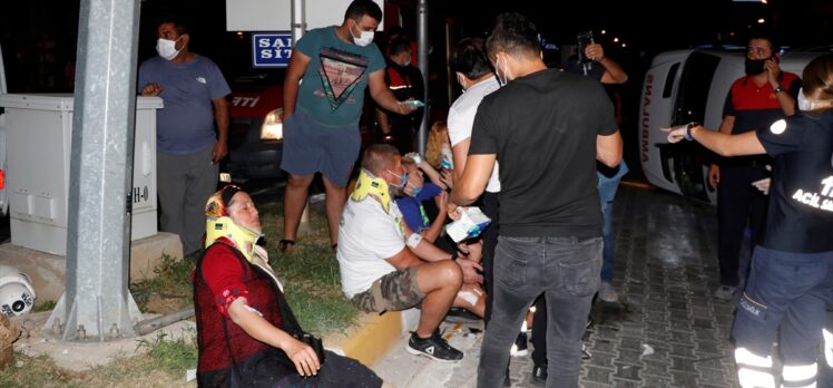 Muğla'da ambulansla hafif ticari araç çarpıştı 6 kişi yaralandı