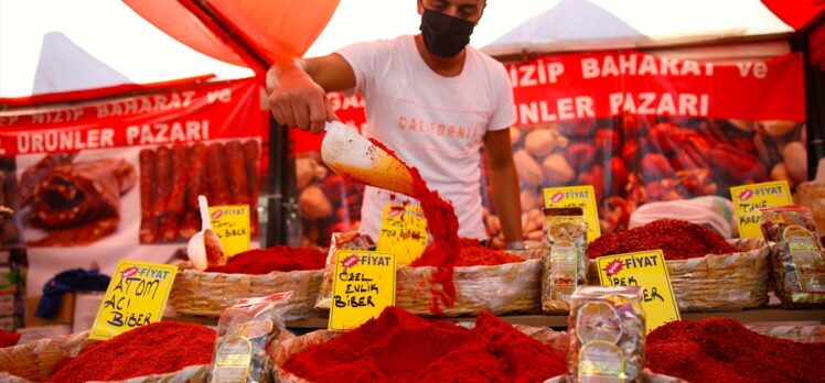 Sakarya'daki festivalde yöresel ürünler damakları tatlandırdı