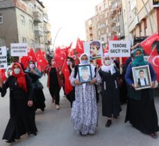 Şırnak'ta terör mağduru aileler HDP İl Başkanlığı önünde eylem yaptı