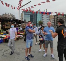 Taksim'de turistlere yönelik drone destekli Kovid-19 denetimi