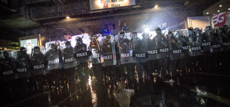 Tayland'da hükümet karşıtı protestolar sürüyor