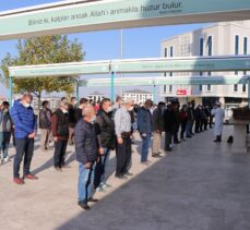 Afyonkarahisar'da su kuyusunda cesetleri bulunan çift toprağa verildi