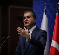 AK Parti Sözcüsü Çelik: “(Kılıçdaroğlu'nun açıklamaları) Böyle bir günde öğretmenlerin siyasi tercihlerine göre meşru gruplar ya da gayrimeşru gruplar gibi ayrıştırılması son derece üzücü bir husustur.”