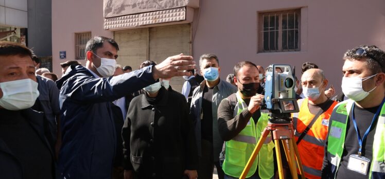 Çevre ve Şehircilik Bakanı Kurum, depremzedelerle bir araya geldi: