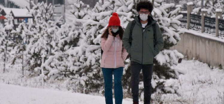 Cıbıltepe Kayak Merkezi'nde kar kalınlığı 15 santimetreye ulaştı