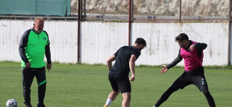 Denizlispor, iyi sonuçlar alarak üst sıralara çıkmayı hedefliyor