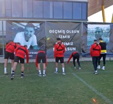 Göztepeli futbolcular depremde hayatlarını kaybedenleri andı