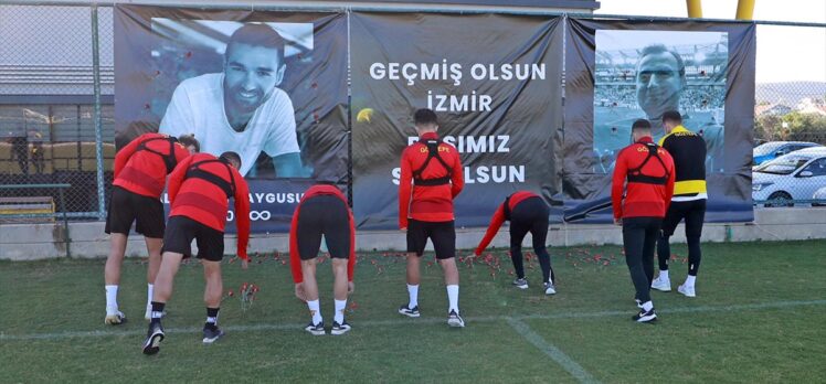 Göztepeli futbolcular depremde hayatlarını kaybedenleri andı