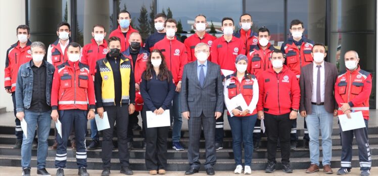 İzmir'deki depremde görevli Kocaeli sağlık ekibine teşekkür belgesi verildi