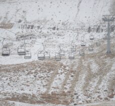 Kahramanmaraş Yedikuyular Kayak Merkezi'ne mevsimin ilk karı yağdı