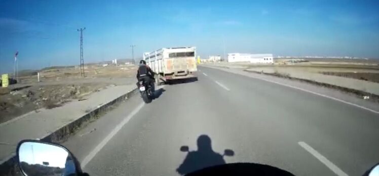 Kars'ta özel harekat polisi motosiklet kazasında yaralandı