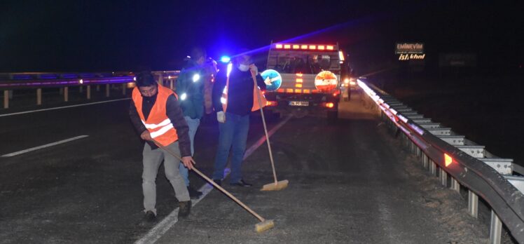 Kars'ta yola dökülen küspe zincirleme kazaya neden oldu: 5 yaralı